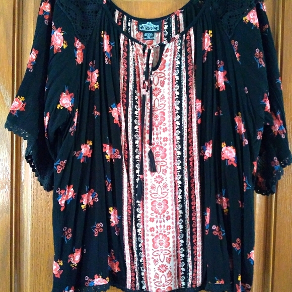 NWOT cold shoulder floral boho top - Picture 1 of 10